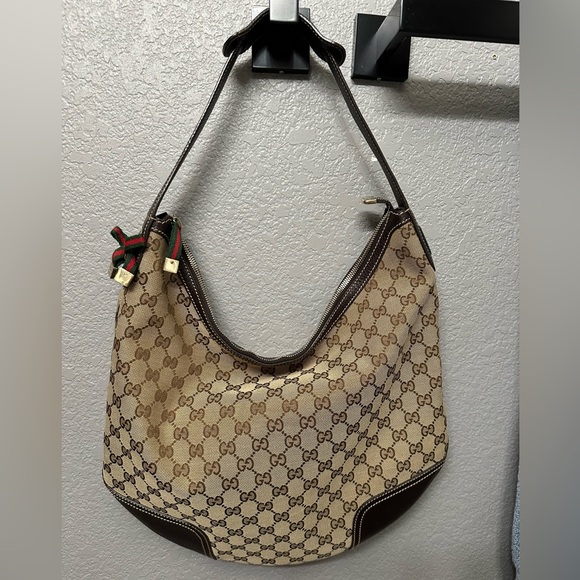 Gucci shoulder bag